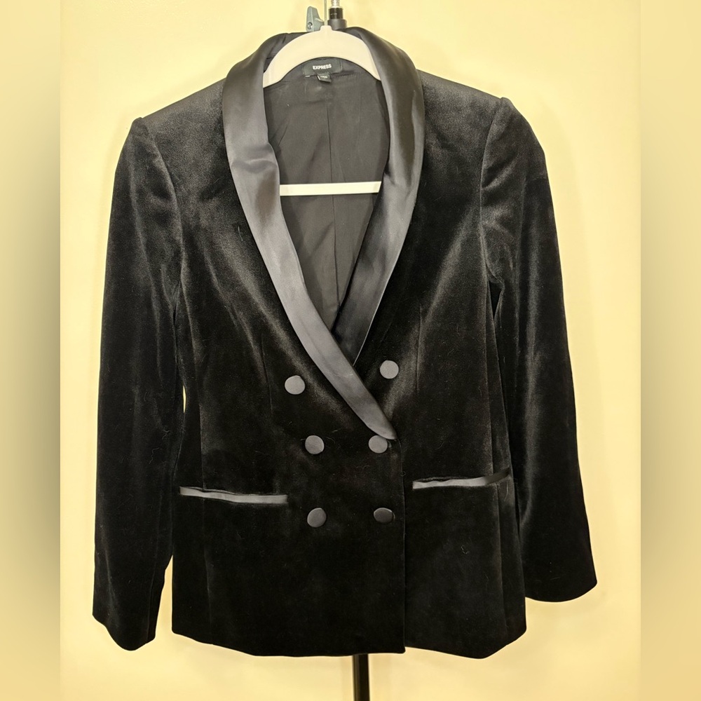 Express Black Velvet Satin Lapel Blazer